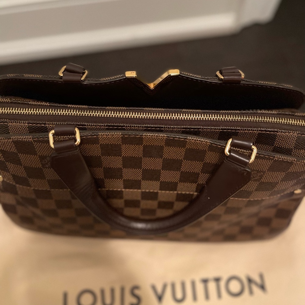 Louis Vuitton Kensington Bowling - Picture 13 of 15